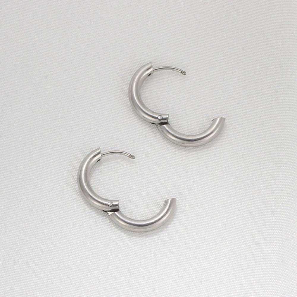 CLASSIC HOOP EARRINGS (PAIR)
