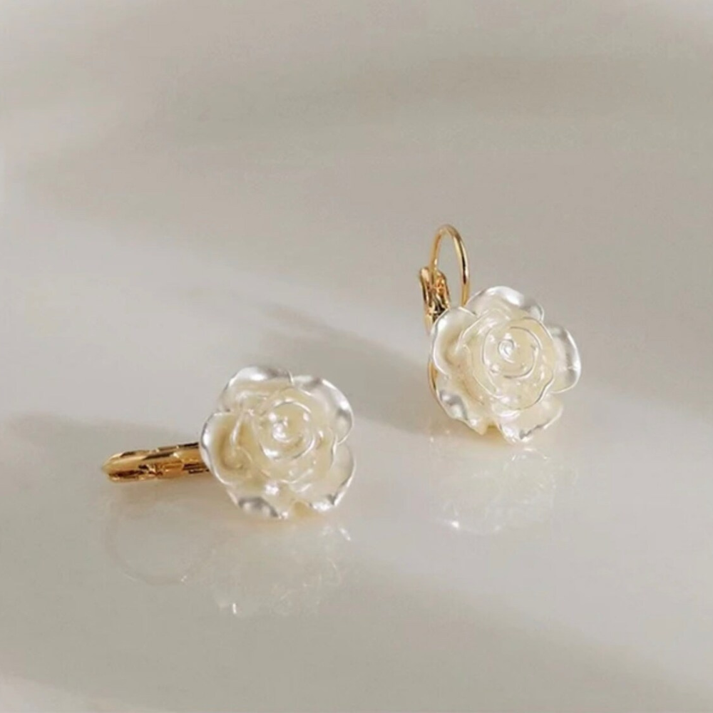 CLASSY ROSE EARRINGS (PAIR)