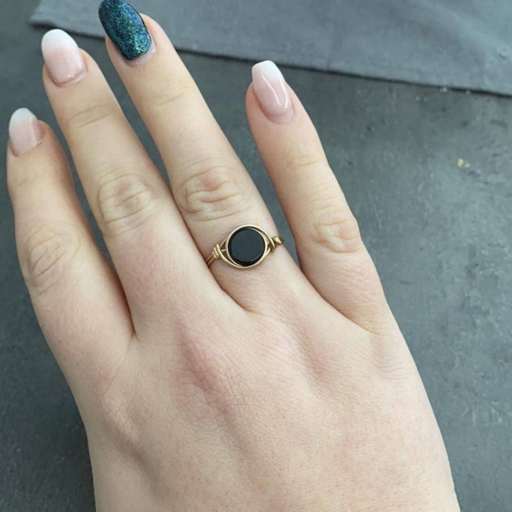 BLACK ONYX KNOT RING