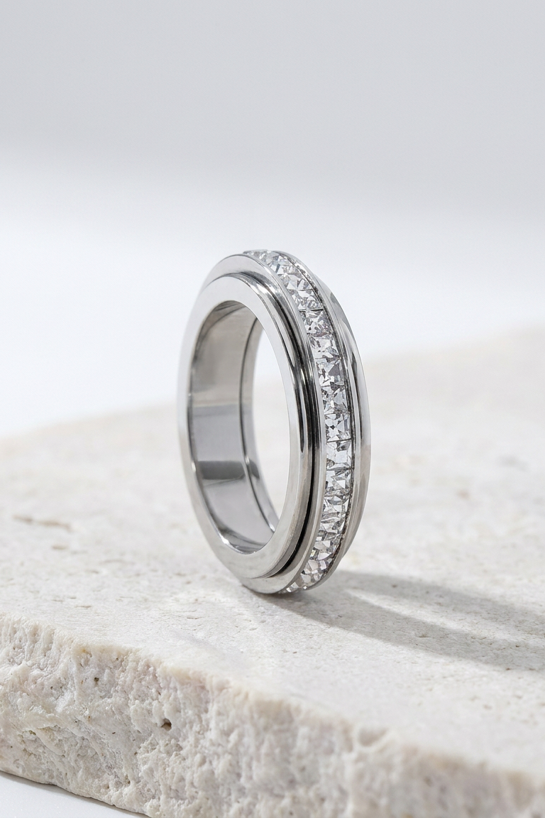 Crystal Anxiety Band Calma Spinner Ring