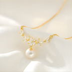 DAINTY OPALINE NECKLACE
