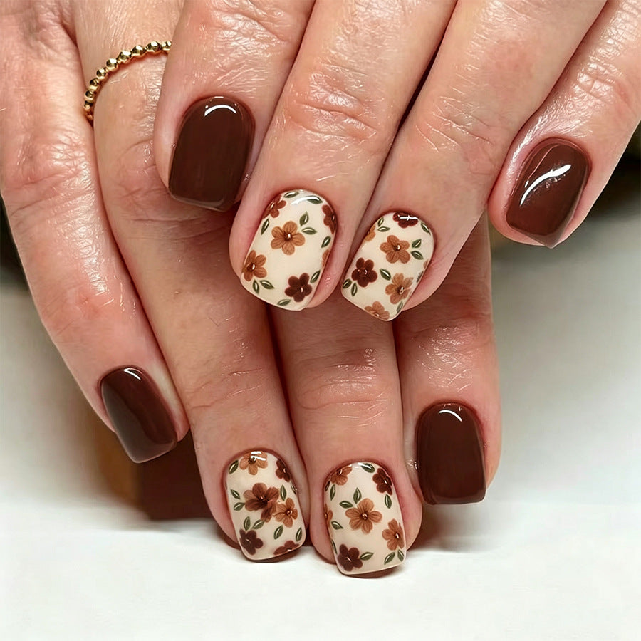 Aufklebbare Nägel mit Schleife und Diamanten