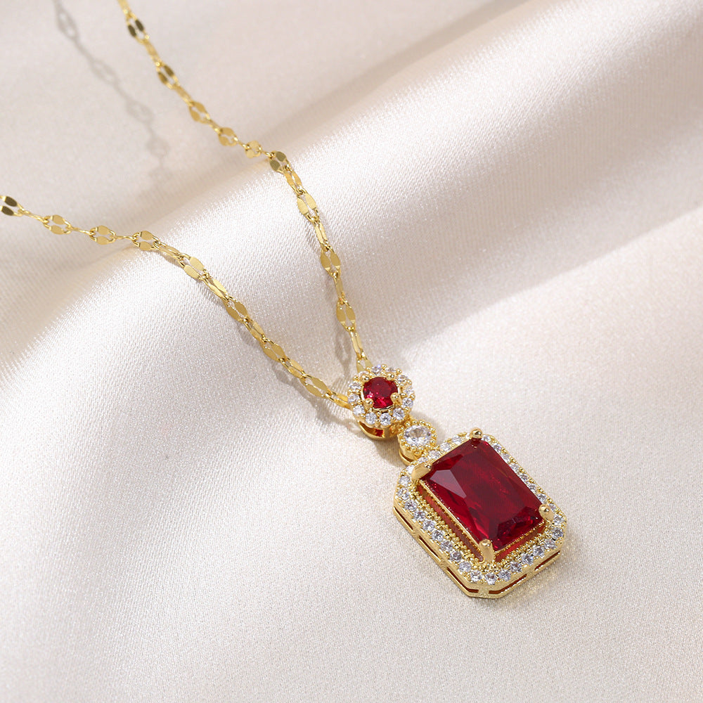 Elegant Zirconia Necklace
