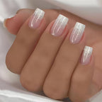 Aufklebbare Nägel mit Schleife und Diamanten