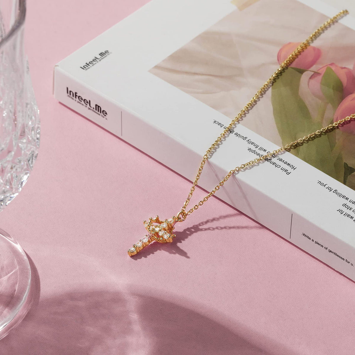 Rotatable crown cross pendant necklace