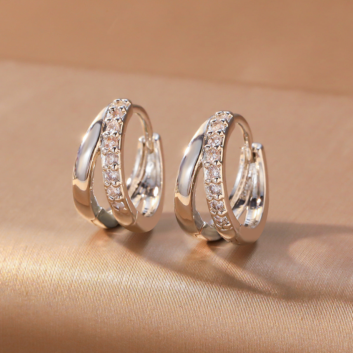 Simple and elegant Earrings hoop