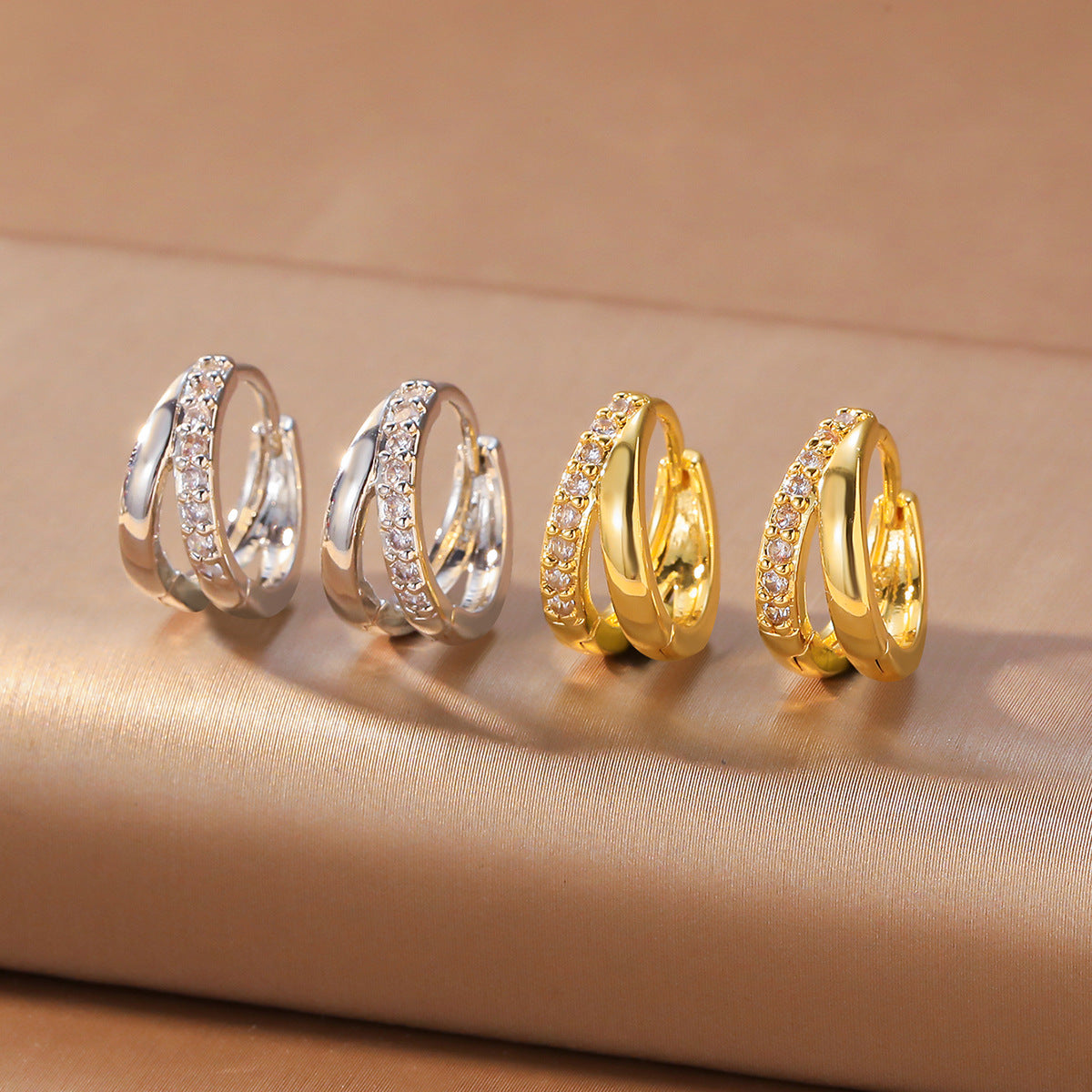 Simple and elegant Earrings hoop