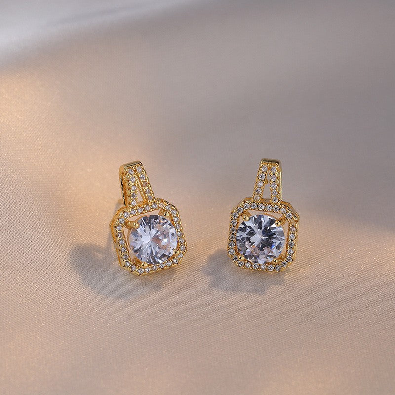 Sparkling Zircon Pendant Necklace