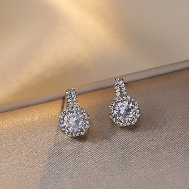 Sparkling Zircon Pendant Necklace