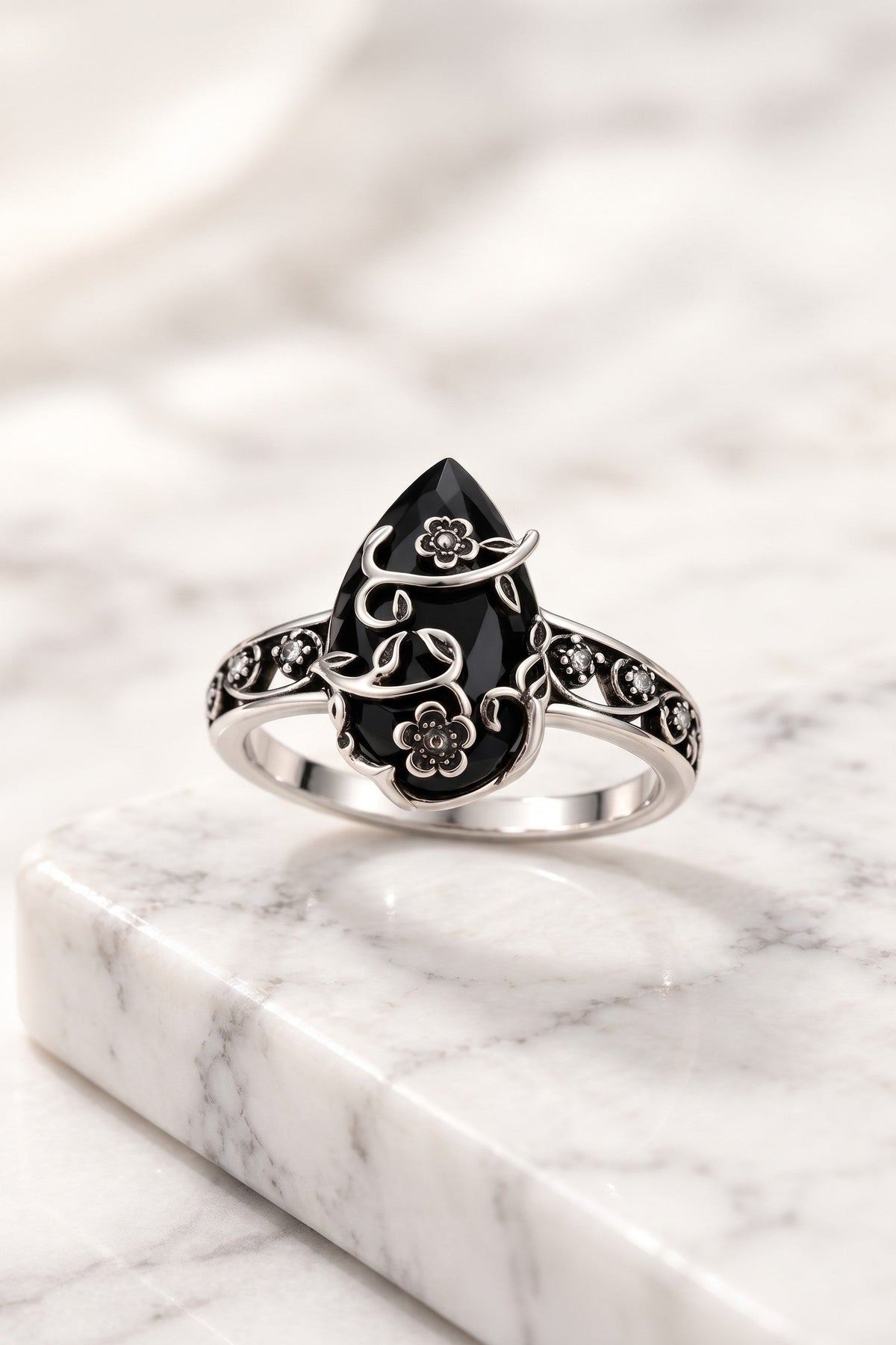 Vintage Flower Vine Band Ring